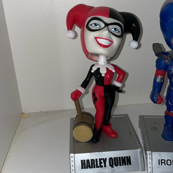 3 BobbleHead for 1 Price - Picture 2 of 4